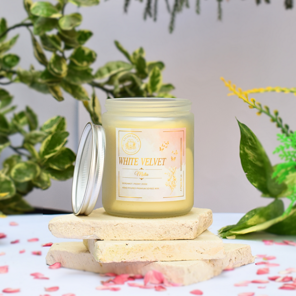 White Velvet Motia Flavour Candle