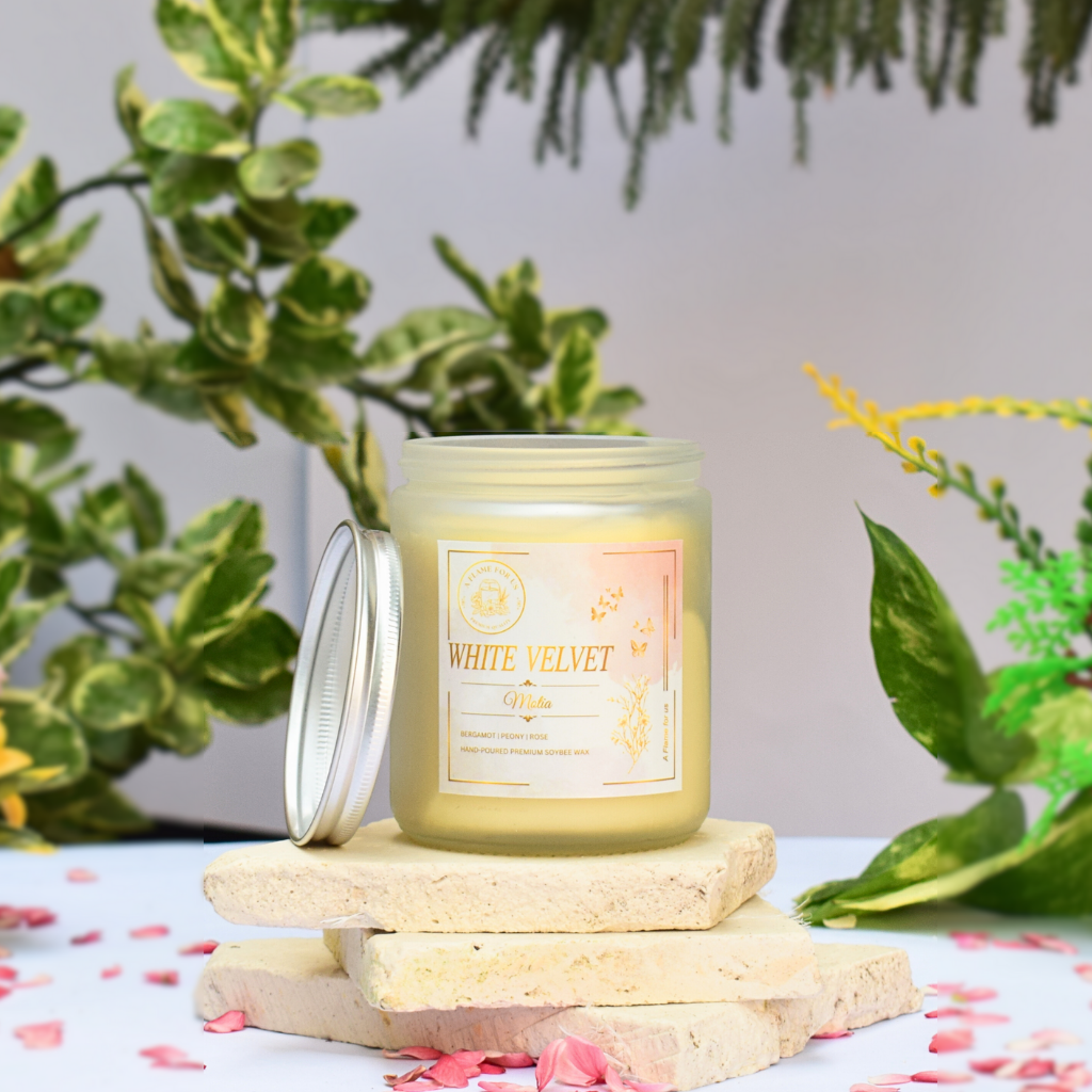 White Velvet Motia Flavour Candle
